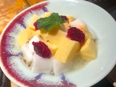 -老牌坊云南鱼豆花火锅(哈西万达店)
