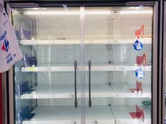 -家乐福(四元桥购物中心店)