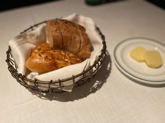 餐前包-Wolfgang’s Steakhouse 沃夫冈牛排馆(上海白玉兰广场店)