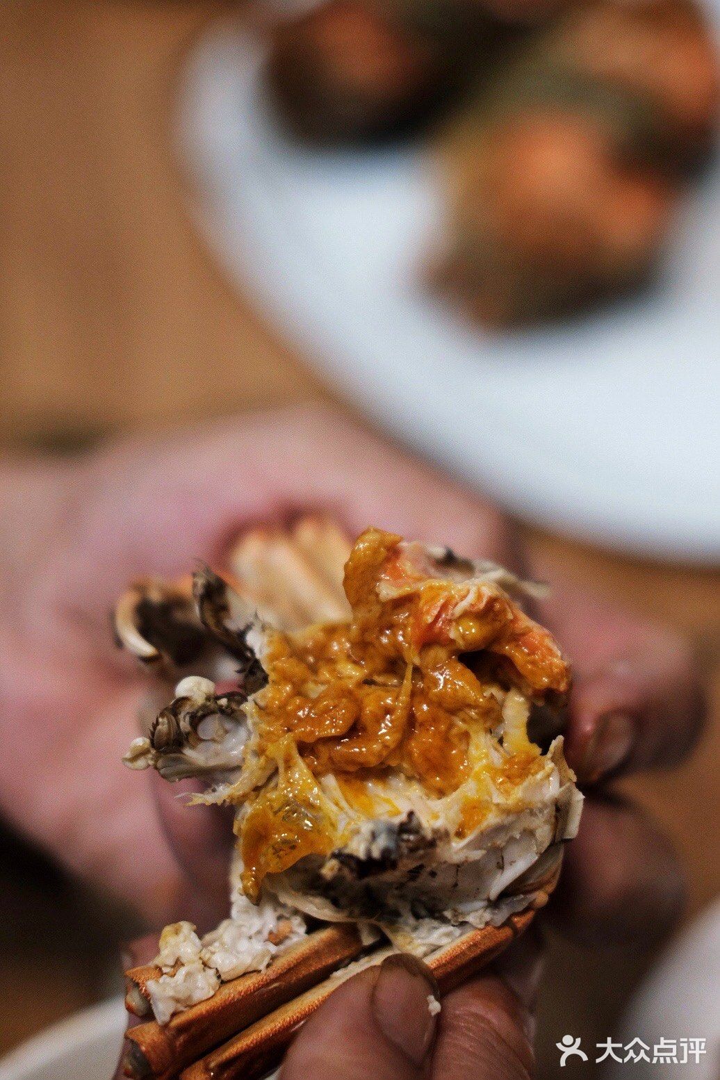 吃到蟹黄喷涌的大闸蟹 就十月初的大闸蟹来说