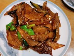 地三鲜-东北哈尔滨酱骨头馆房掌柜铁锅炖
