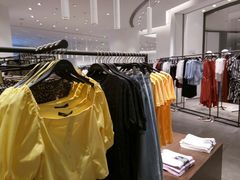-URBAN REVIVO(上海中庚漫游城店)