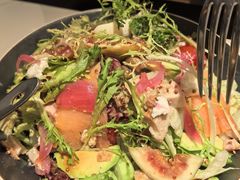 牛油果三文鱼烤鸡沙拉-半秋山西餐厅(巴南万达广场店)