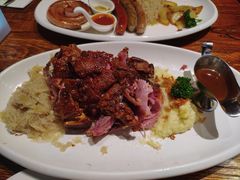 火焰猪肘-1886德国汽车餐厅(外滩十六铺码头店)