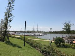 -上海滴水湖皇冠假日酒店