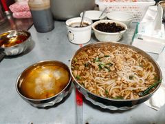 -正宗杨记普洱酸醋米线(总店)