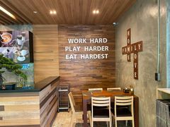 -Chom Cafe and Restaurant