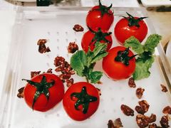 番茄脆菇沙拉-小大董·烤鸭(凤凰汇店)