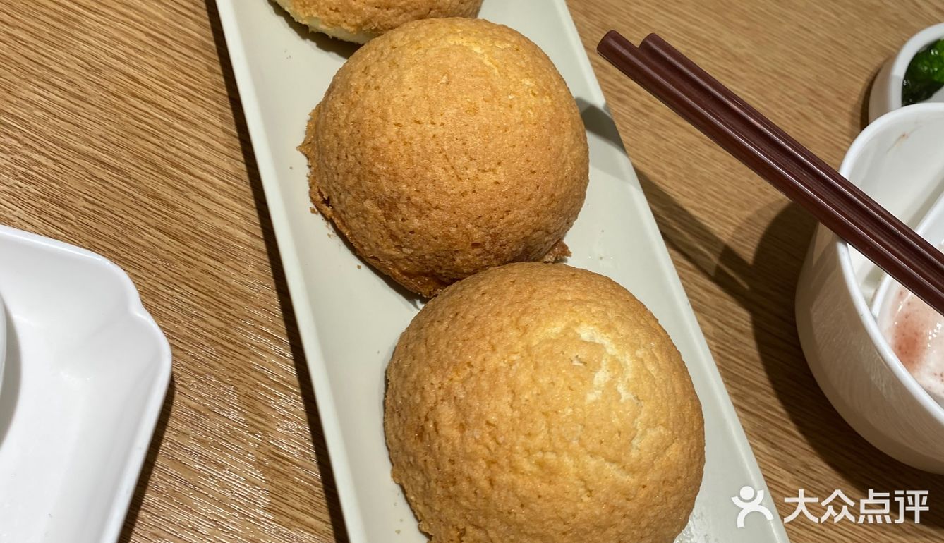 虾饺是有自己的特色味道的，虾肉也挺多的，可以一试