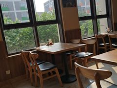靠窗位-品利源凉皮(数码广场店)