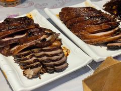 香酱热肘子-傅记酱肉