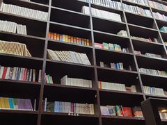 -钟书阁(松江泰晤士小镇店)