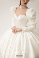 -Lady  Jane高端婚纱礼服馆