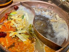 -洱火云南酸菜牛肉火锅(石景山当代商城店)