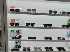 -诺柯视眼镜-蔡司依视路官方工厂店(淞南一店)