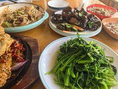 -鹤乡东北菜(崮山路店)