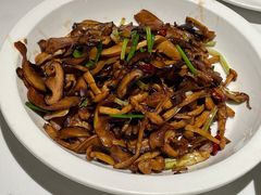 橄榄油炒野山菌-关东小磨东北菜(漕河泾印象城店)