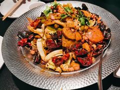 -辣尚瘾·烤鱼·新川菜(牡丹园直营店)