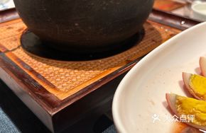 Stone Pot Chicken Feet