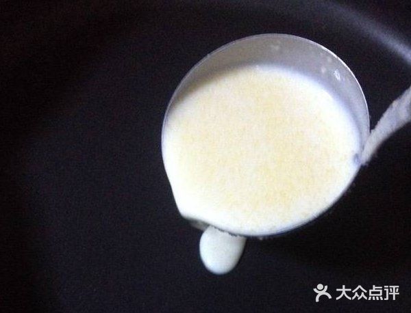 大热的榴莲千层蛋糕原来是这么做出来的