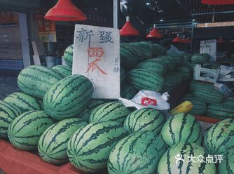 在烟火小巷中发现真实可爱的生活