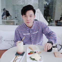 -苗方清颜专业祛痘·皮肤管理