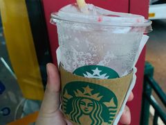 草莓酸奶星冰乐-星巴克(上海南站店)