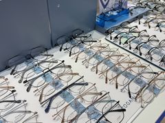 -美式眼镜·授权蔡司.依视路.尼康.豪雅.明月(南翔印象城店)