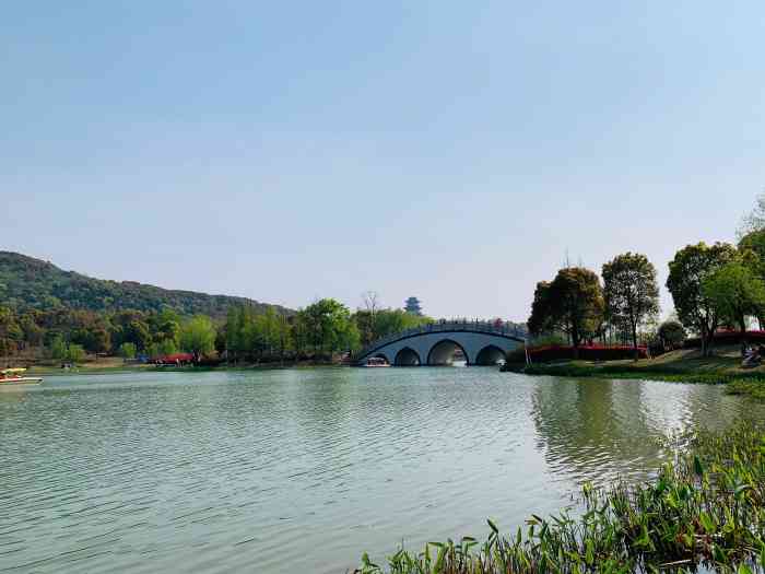 凤凰湖生态园-"凤凰山景区的景点之一,免费开放的城市生态.