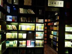 -钟书阁(松江泰晤士小镇店)