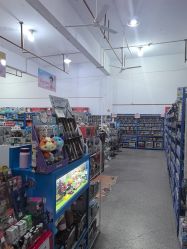 -逝水玩具折扣店