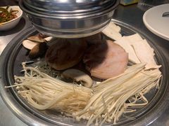 -韩聚屋韩国烤肉餐厅(新北万达店)