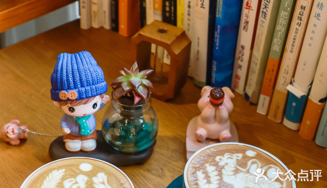 寻找城市中未知的角落，除了爱我们什么也不加✨