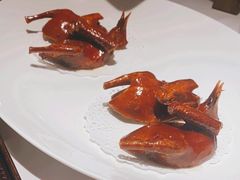 润烧脆皮乳鸽-粤界(望京金辉店)