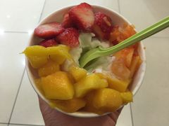 新鲜组大杯-三佰瑞冻酸奶(凯德MALL店)
