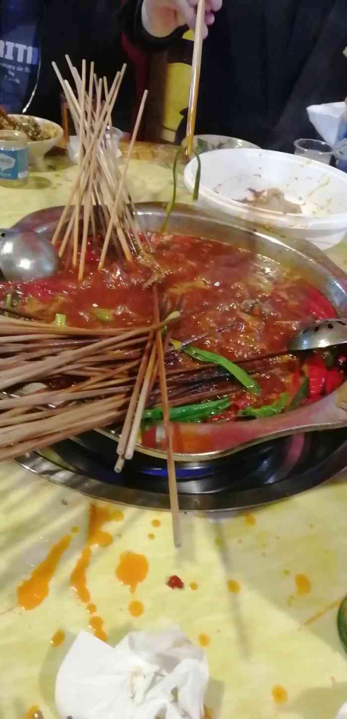 蜀芊芊·串串香(天邻风景店)-"两个人来吃的,团了一个套餐,100根串串.