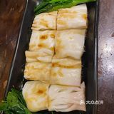 甜甜的，好吃极了。还有个什么饼，我一个没吃