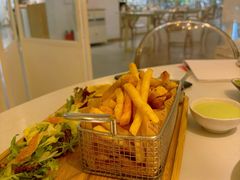 -ins森林童话餐厅coffee&bistro