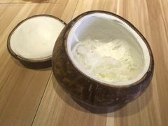 -志龙皇冠吃货椰子铺