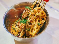 成都钵钵鸡-鑫巴蜀小镇 · 水煮鱼专研店(玉桥店)