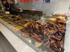 -狗撵鸭(泰山公寓店)