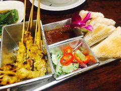 -Dang restaurant (patong phuket)