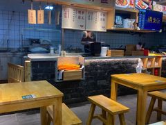 大堂-呷佬·长沙手工米粉(金沙江路店)