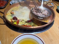 -洱火云南酸菜牛肉火锅(石景山当代商城店)