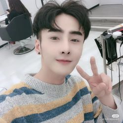 -时尚殿堂明星门店