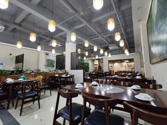 大堂-胡须哥网红竹筒菜