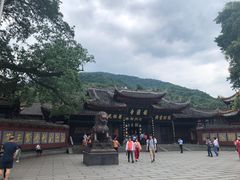 -峨眉山报国寺