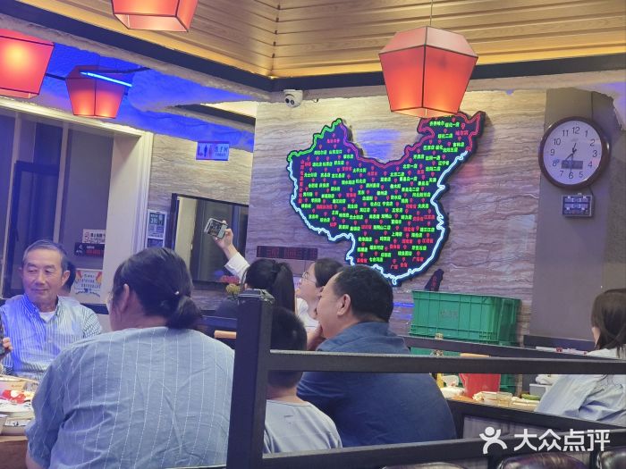 山河屯铁锅炖(哈西站店)图片