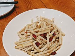 -黄泥岗·地道湖北菜(奥特莱斯店)