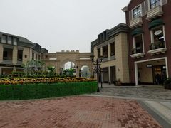 -王府井奥莱临潼小镇(临潼店)